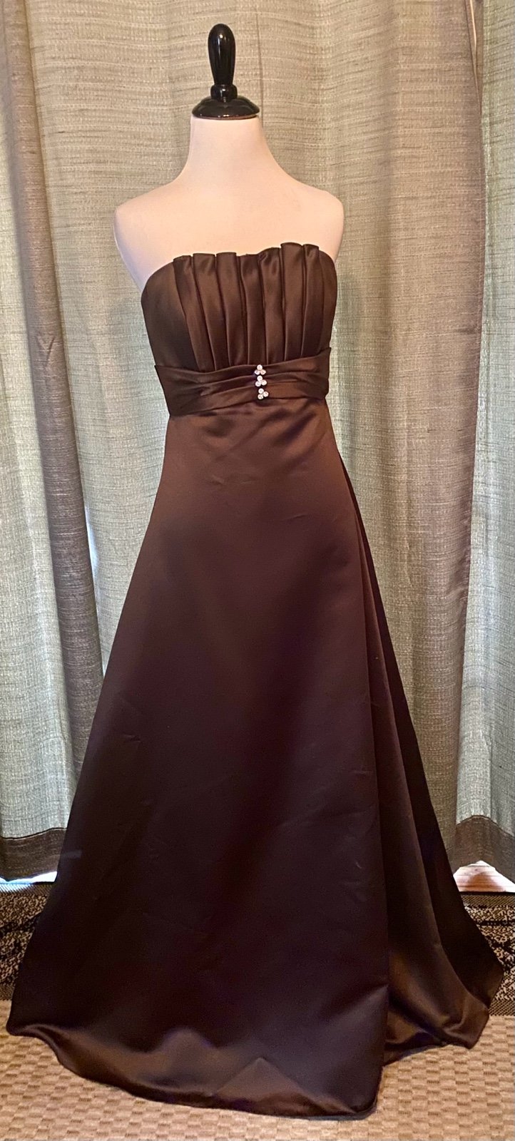 Brown gown Mori Lee size 7/8