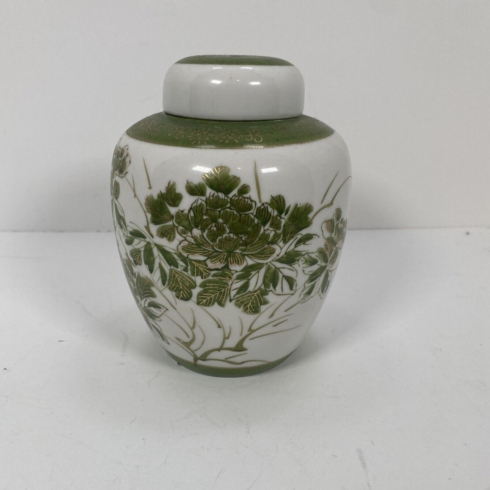 Ginger Jar w/ Lid Japan Fujita Kutani Green Gold Chrysanthemum Floral