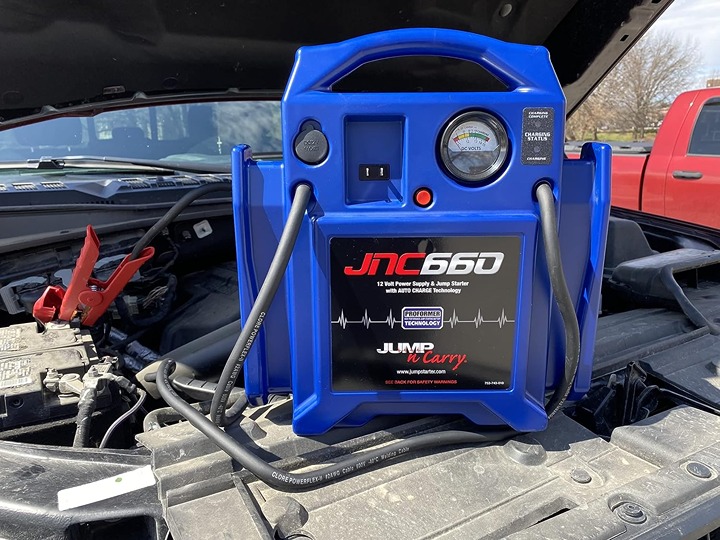 NEW Automotive 2 Volt Jump Starter