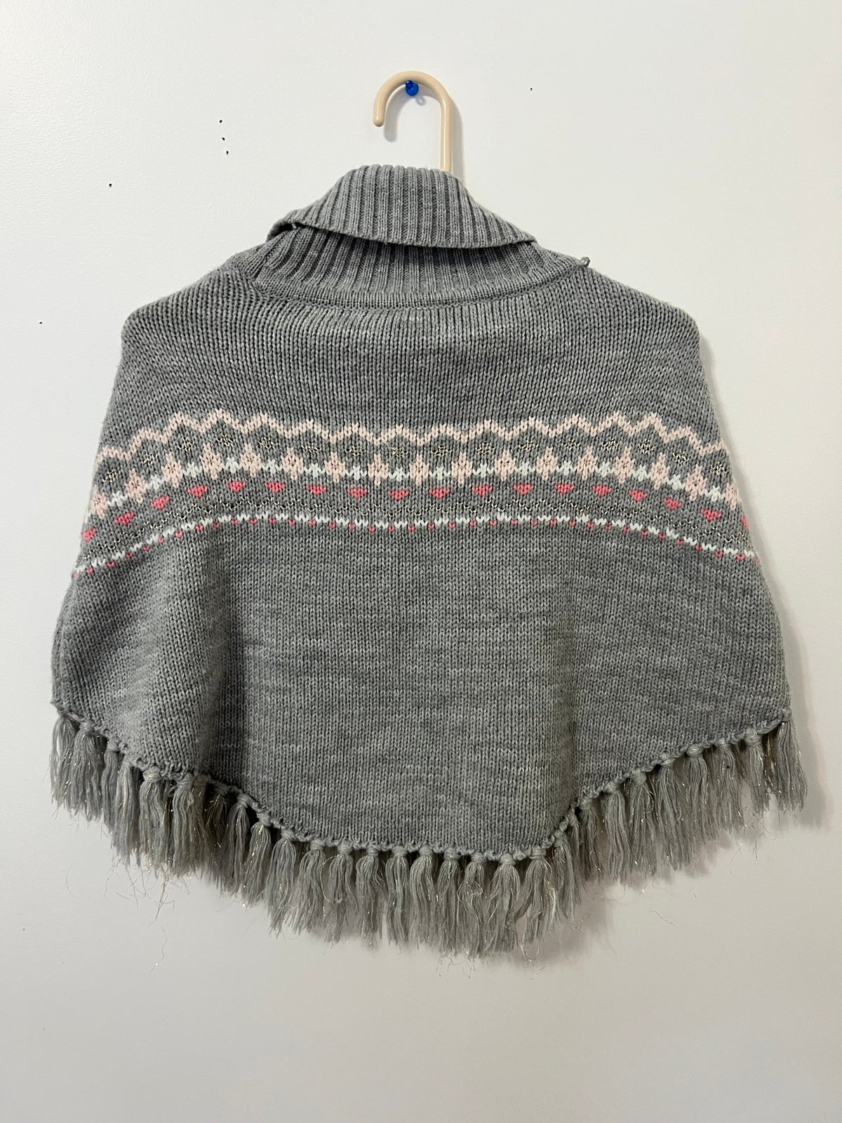 NWOT Girls H&M Size 4-8 Grey Winter Shawl
