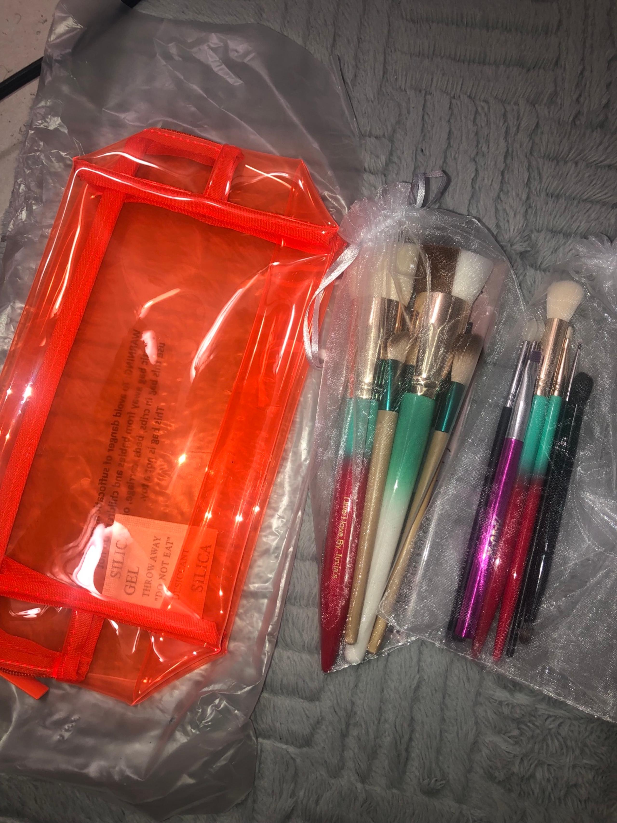 Makeup brushes bundle