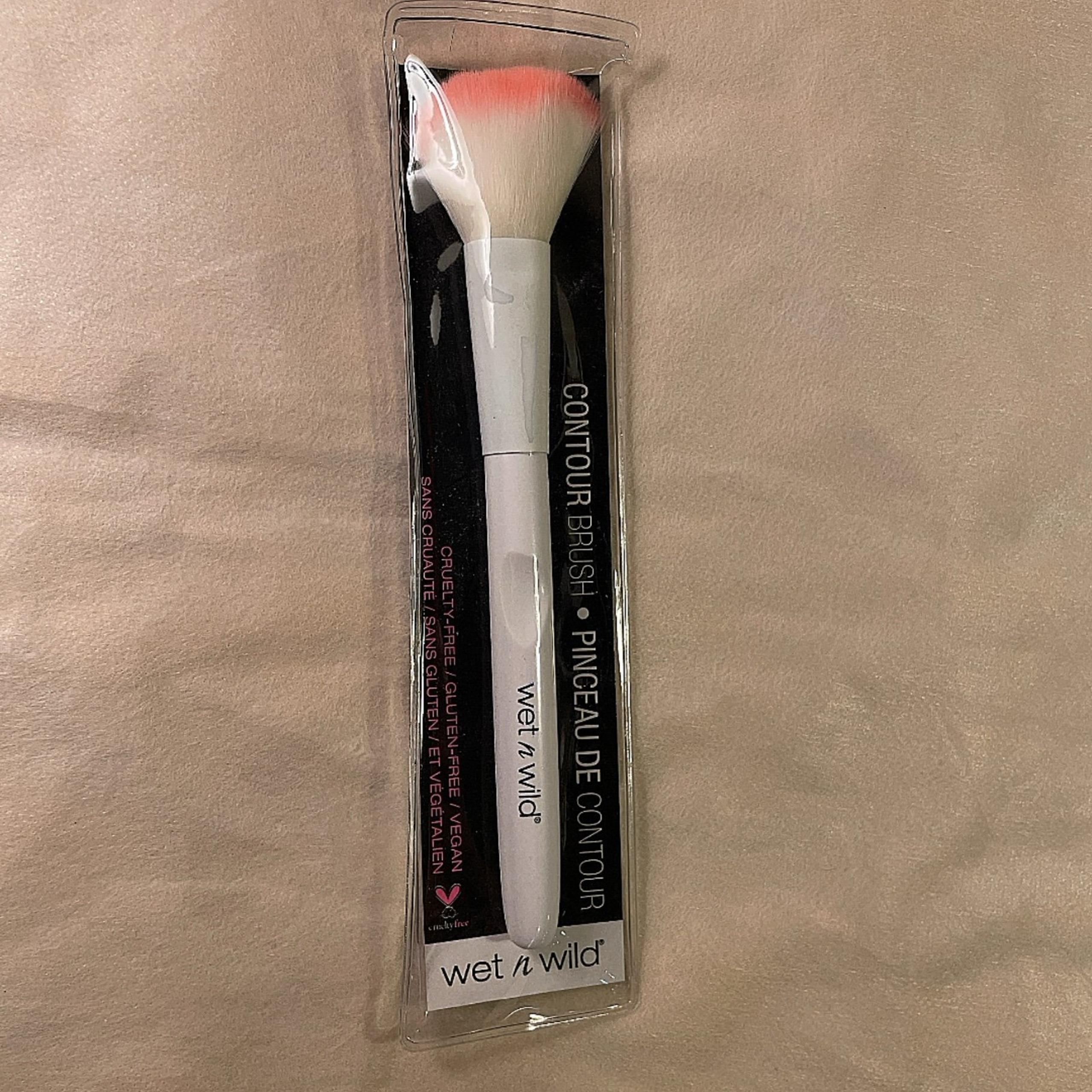 Wet N Wild - Contour Brush (white & pink) C790