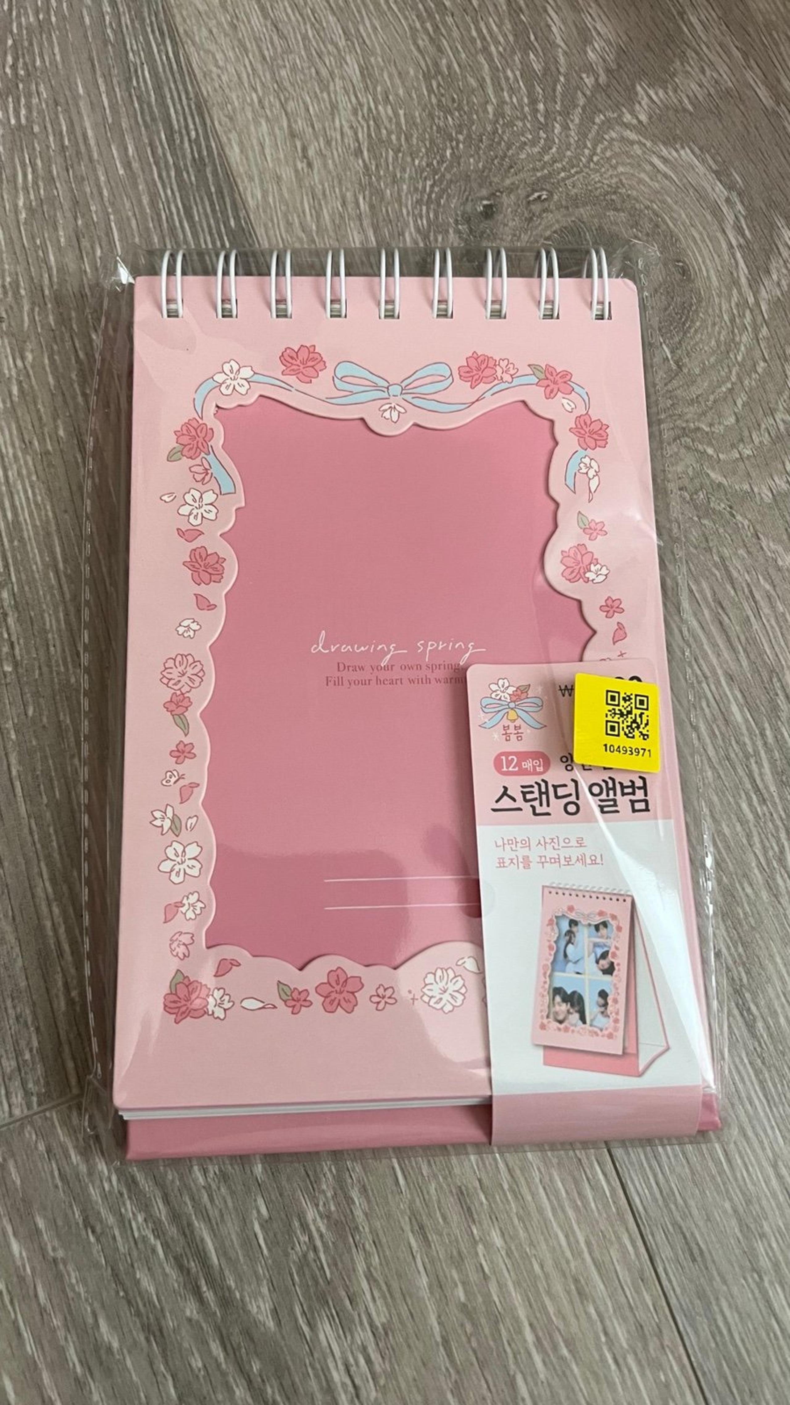 Daiso korea coquette bow and flower 4x6 photo standing photo album frame - Sanrio