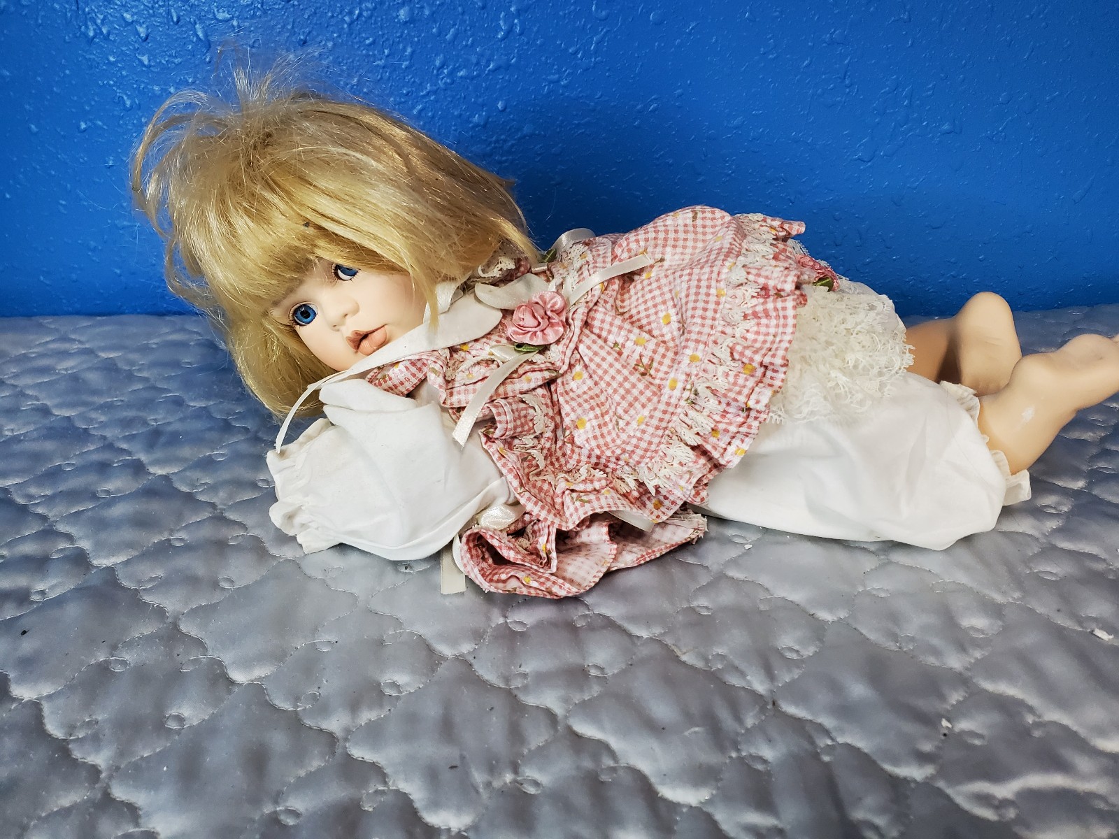 Vintage springtime Porcelain Doll 15 RN#64078