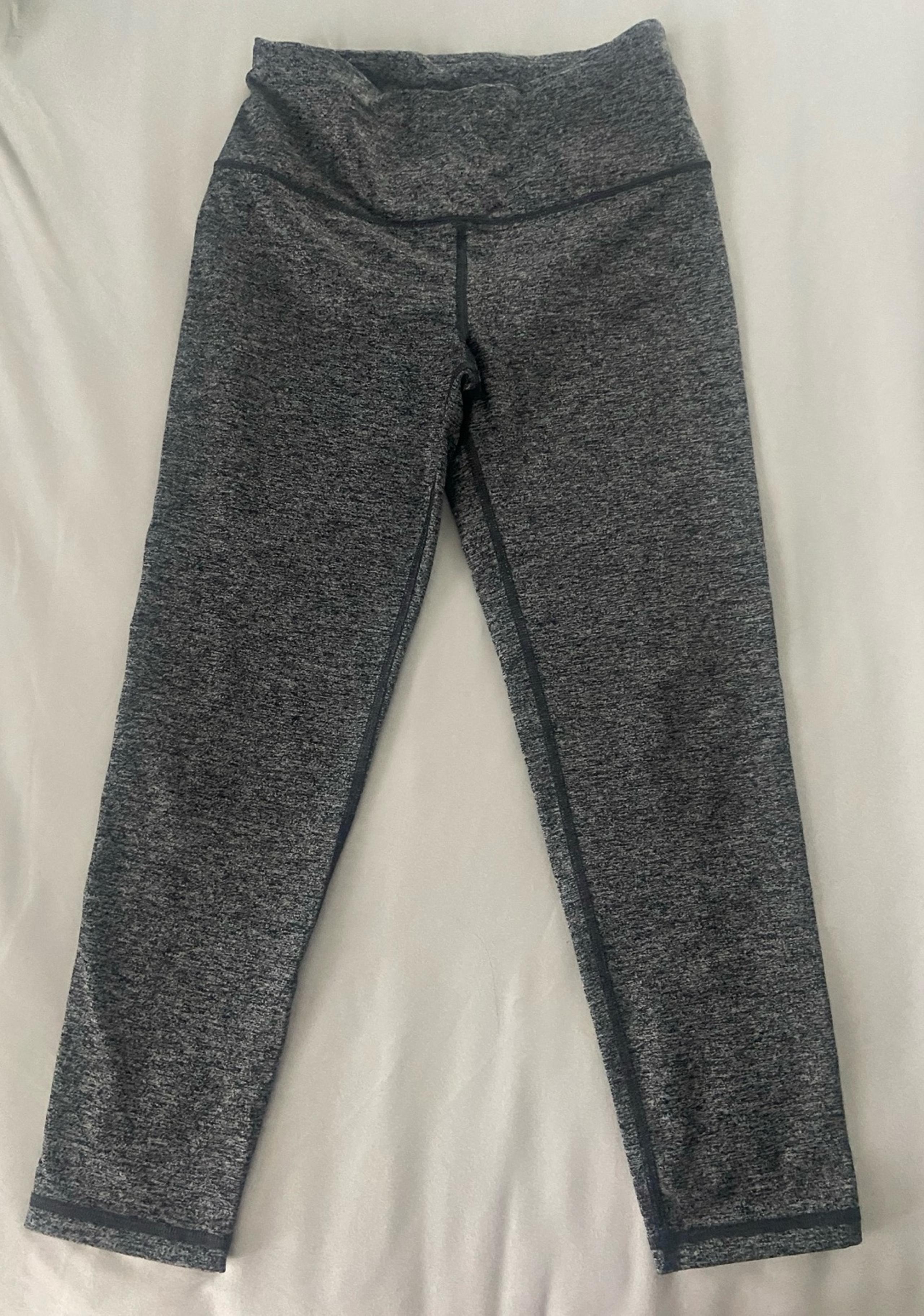 VSX Sport Victoria Secret Sport cropped leggings yoga pants. Size XS