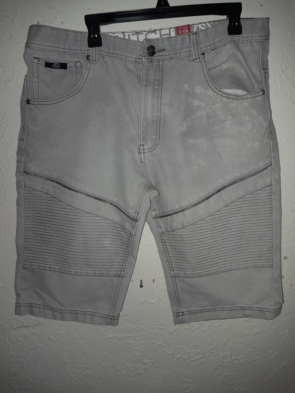 Men's jean shoŕts