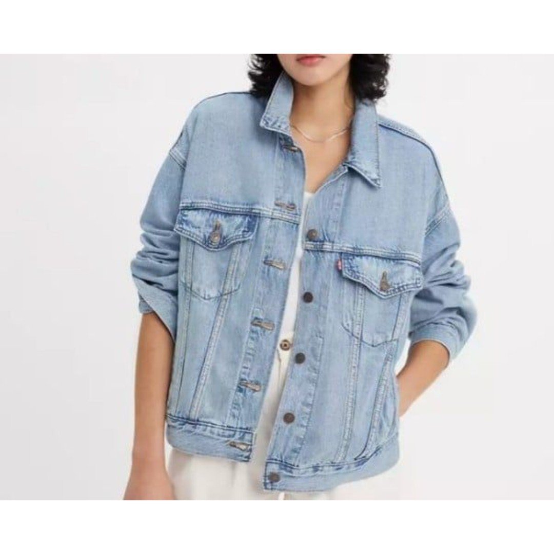 Levi's Lightweight Lightwash Denim Trucker Jacket Women's XL  Levi's Red Tab