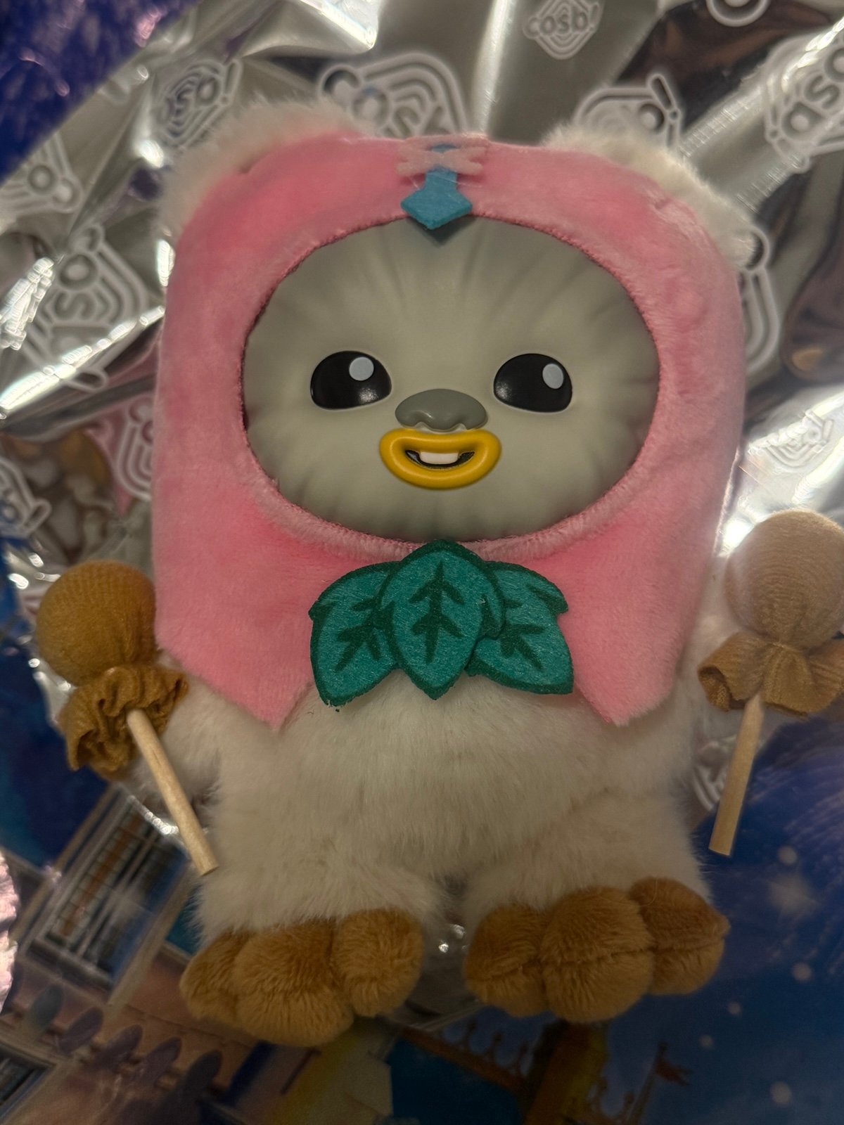 Kneesaa Ewok Cosbi Star
Wars Plush Keychain