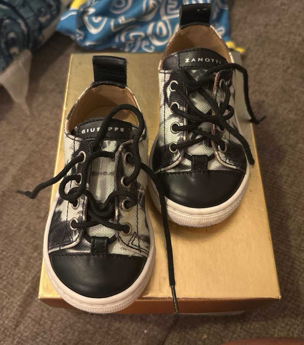 Sneakers