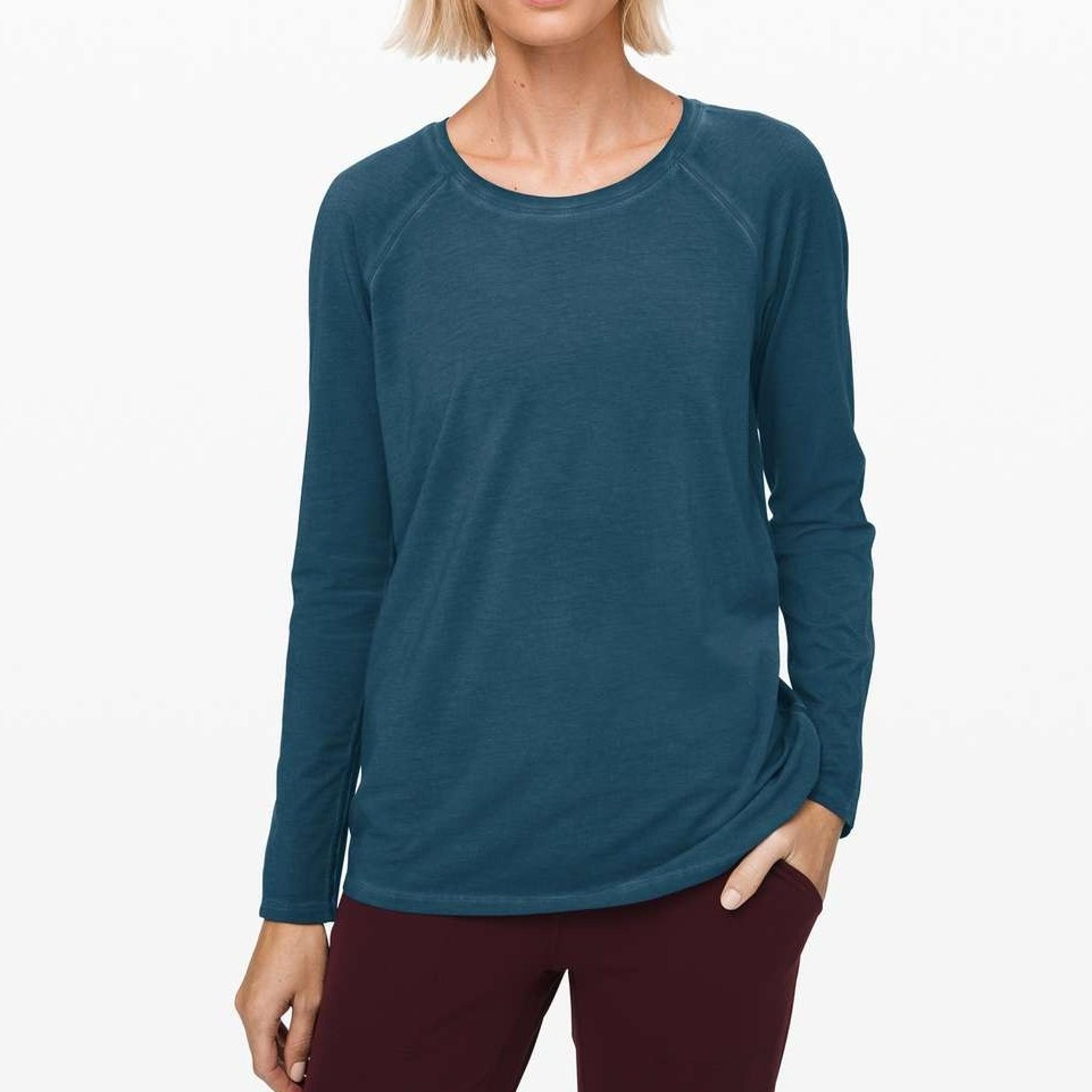 Women's Essential Long Sleeve Pullover T-Shirt Size 10 Teal - lululemon athletica