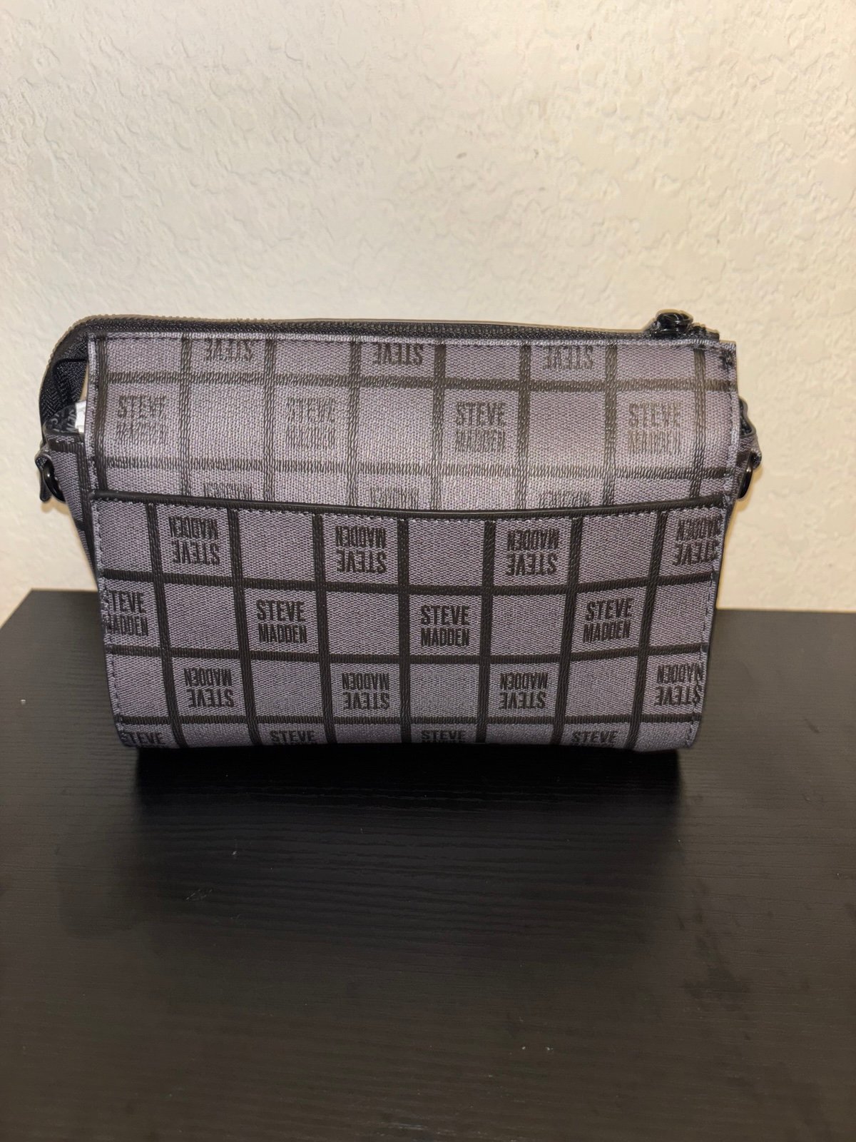 Steve Madden pouch