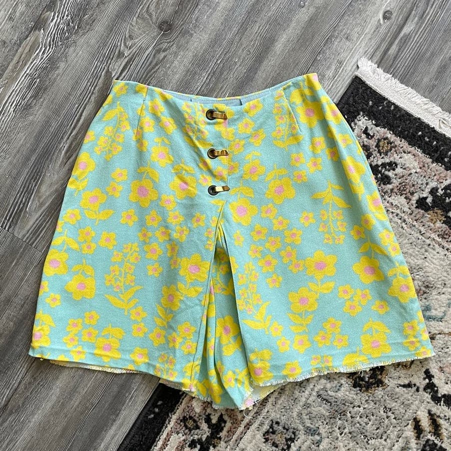 1970s Banner Sportswear of Boston Union Made Retro Floral High Waisted Shorts