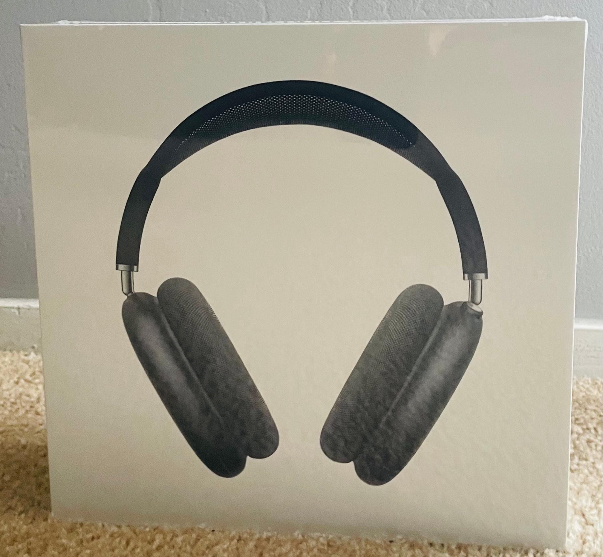 NEW Apple AirPods Max (USB-C) Midnight For Sale SEALED IN BOX!