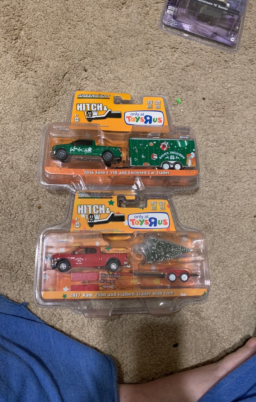 Greenlight toys r us hitch n tow lot