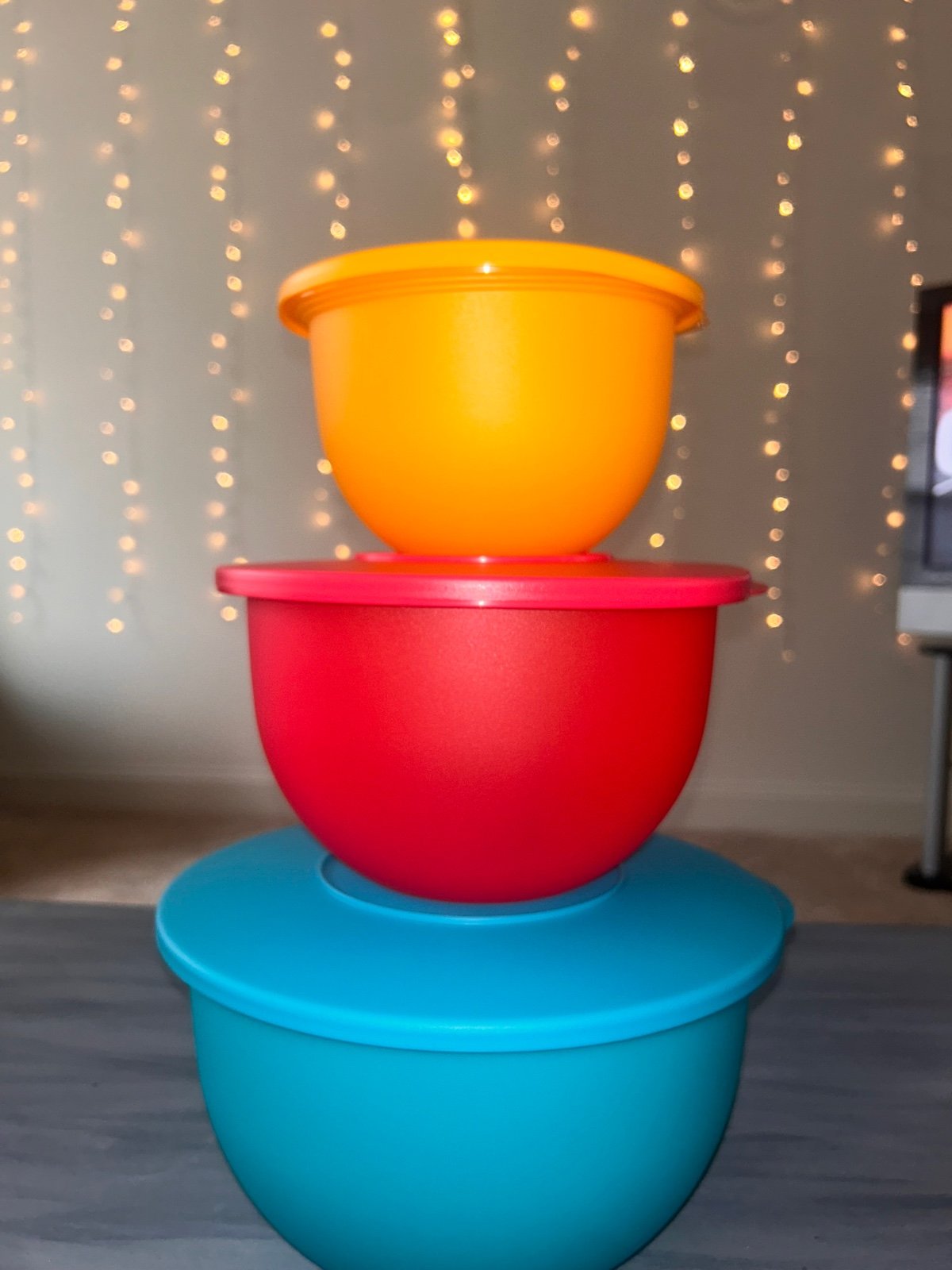 HUGE TUPPERWARE LOT