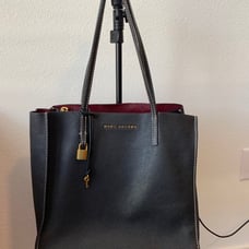 MARC JACOBS LEATHER SHOULDERBAG W/DUSTBAG