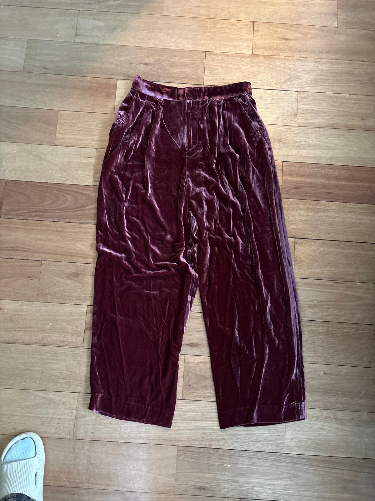 Women’s Maroon Velvet Tapered Pants