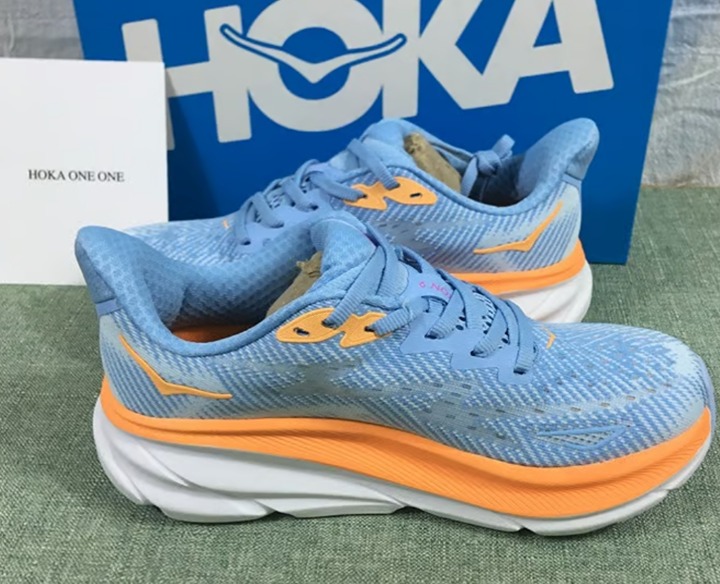 Hoka W Clifton 9 Wide 1132210 / CSAA Hoka size 6.5