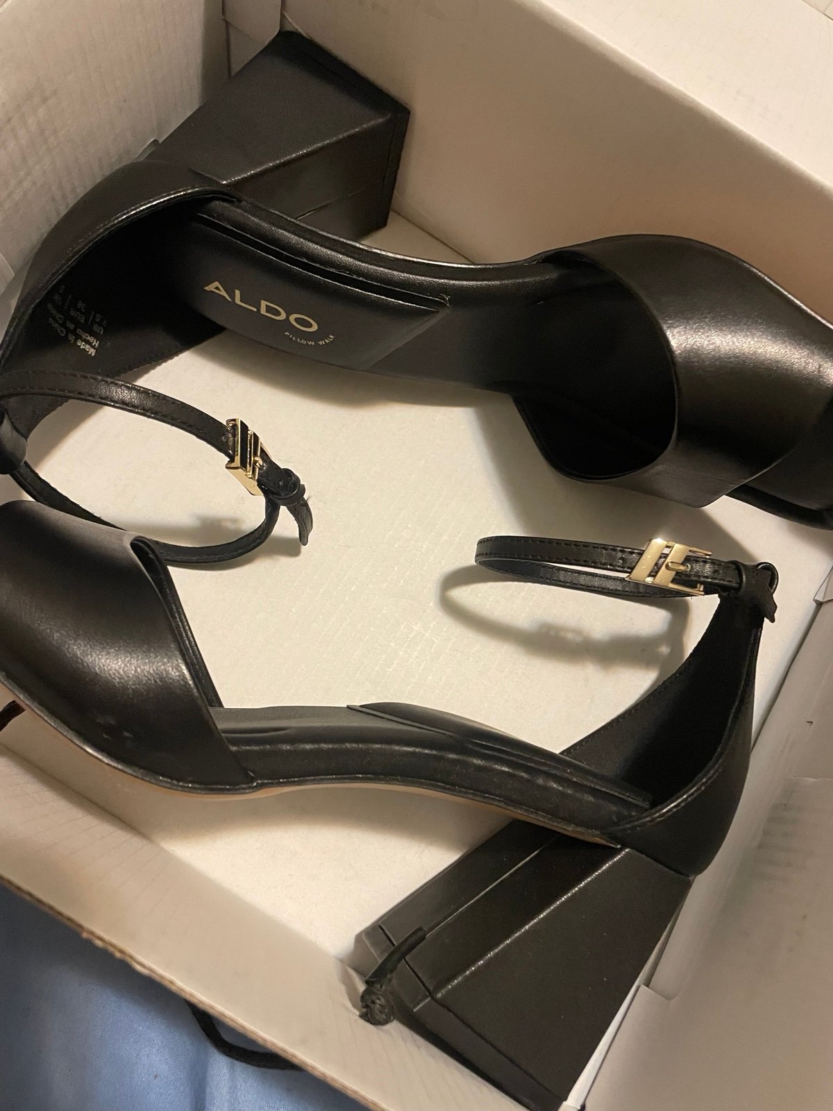 Black heel size 7.5