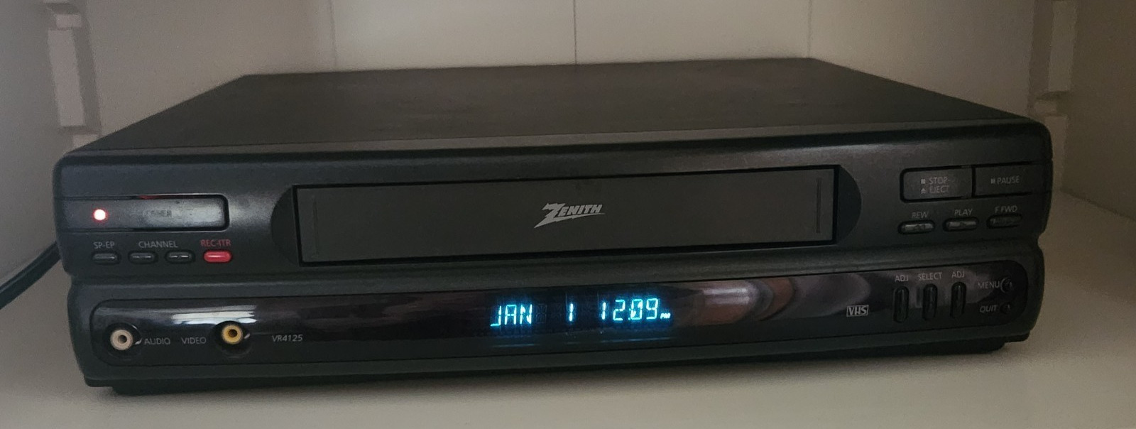 Zenith VR4125 VHS VCR Video Cassette Recorder Black Tested Works NO Remote