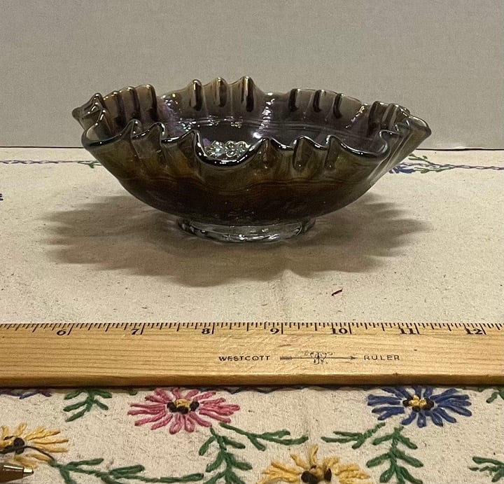 Imperial amethyst, carnival glass windmill bowl