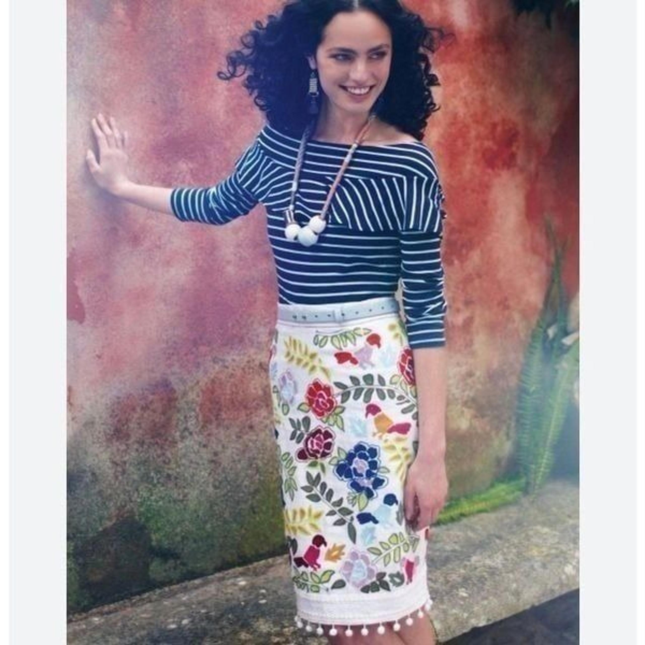 Anthropologie Moulinette Soeurs La Fiesta Embroidered Pencil Skirt Size 4 Small