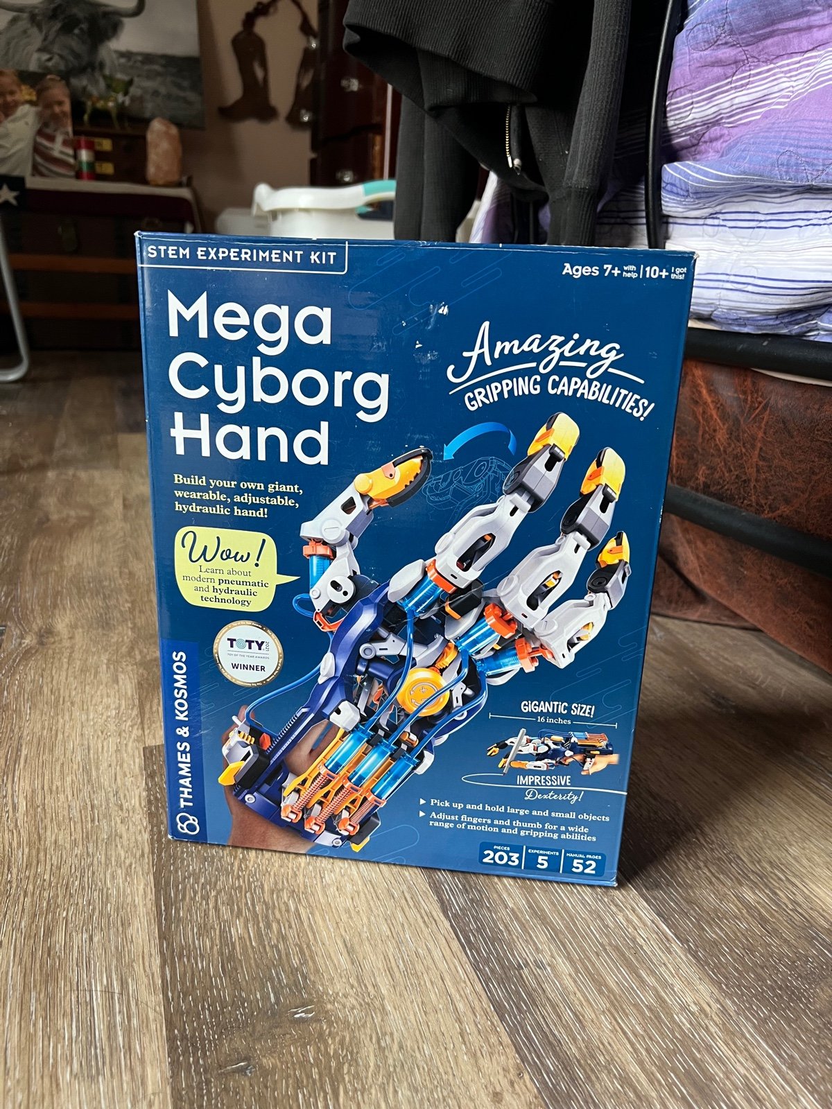 Mega Cyborg Hand STEM Experiment Kit Pneumatic Hydraulic Mechanical Hand 620501