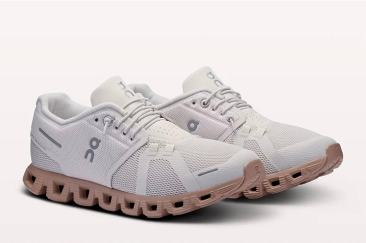 On Running Women’s Cloud 5~Sand & Rosebrown~Size 8~Like New w/Box + Laces
