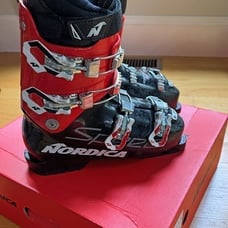 Nordica Speedmachine Ski Boot J4, Junior Size 26.5