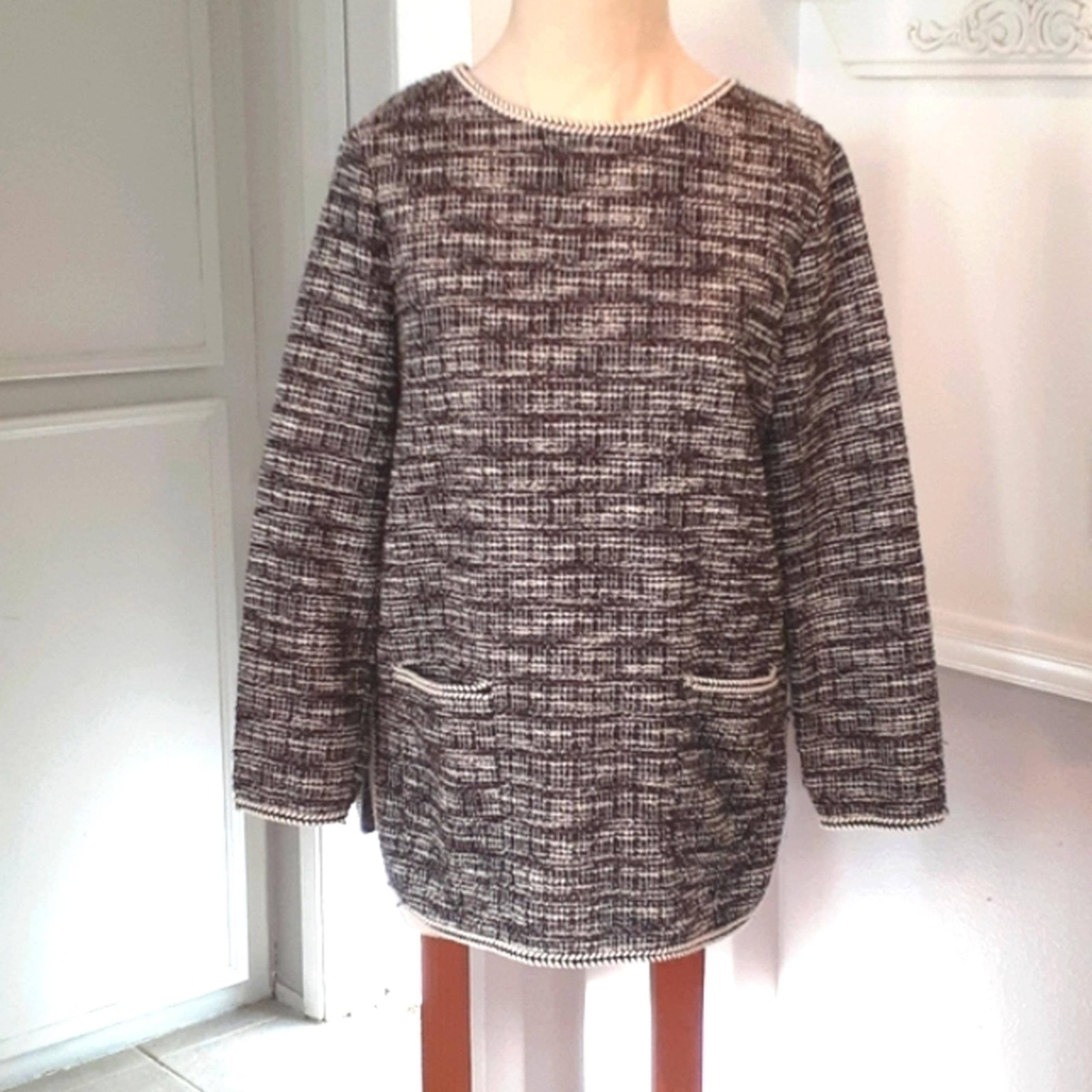 Max Studio Gray Tweed Top Sz MEDIUM Boxy Minimalistic Casual Warm
