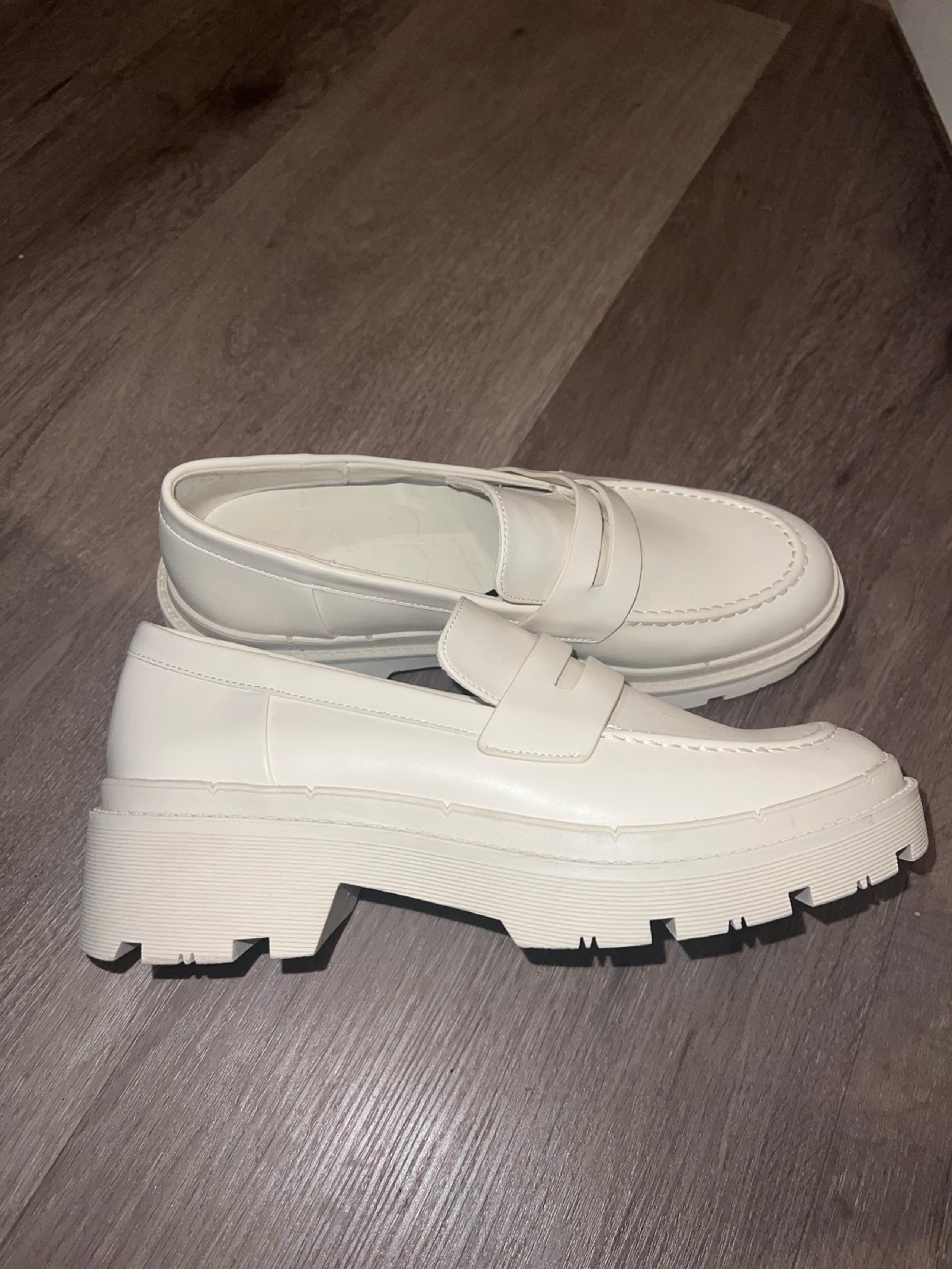 NEW Loafers / Dress Shoe - Women’s Size 7.5 / 38 EU - ZARA