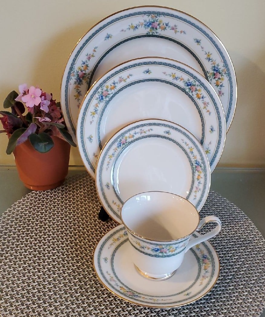 Noritake Amenity 5 Piece Place Setting