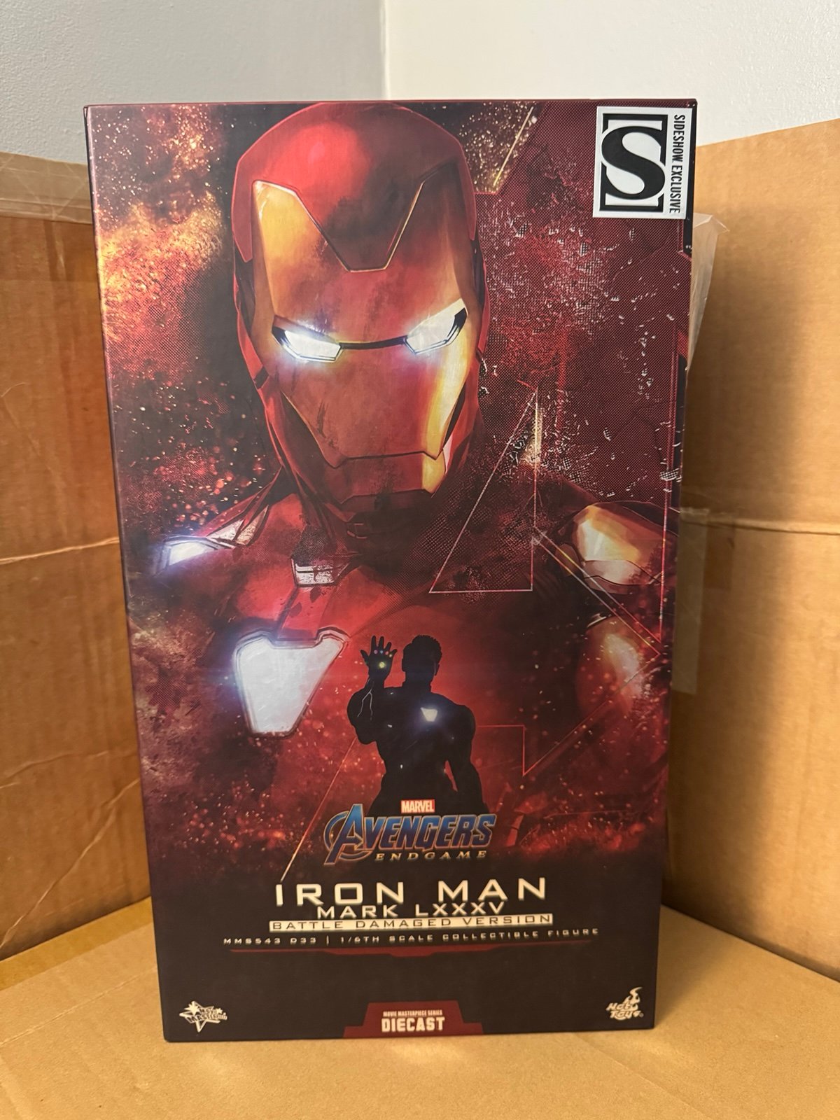 Hot Toys Marvel Iron Man Mark 85 Battle Damaged