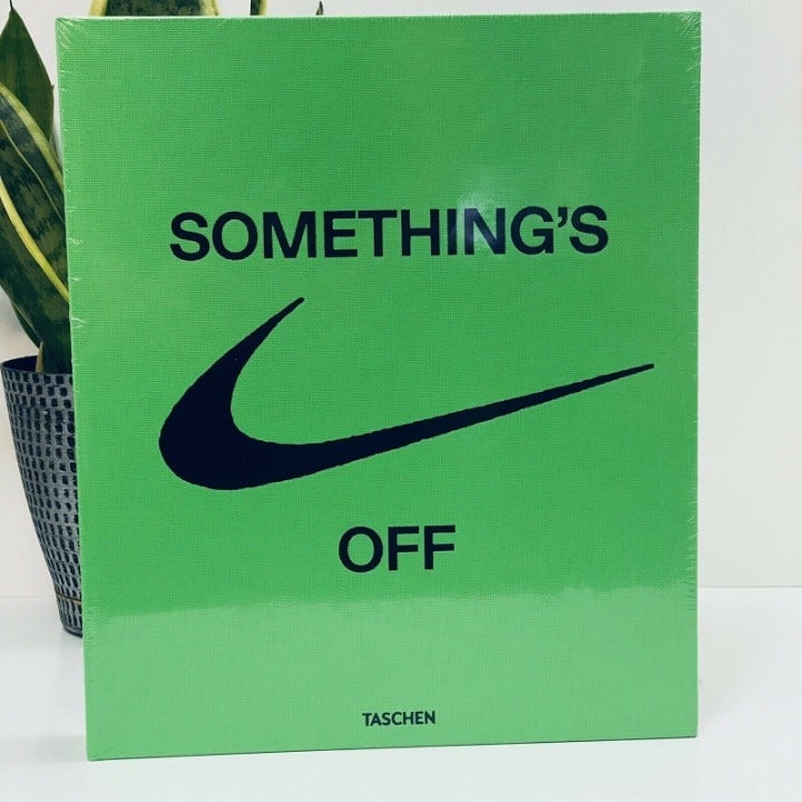 アート・デザイン・音楽 Virgil Abloh. Nike. ICONS Virgil Abloh. Nike. ICONS. TASCHEN Books