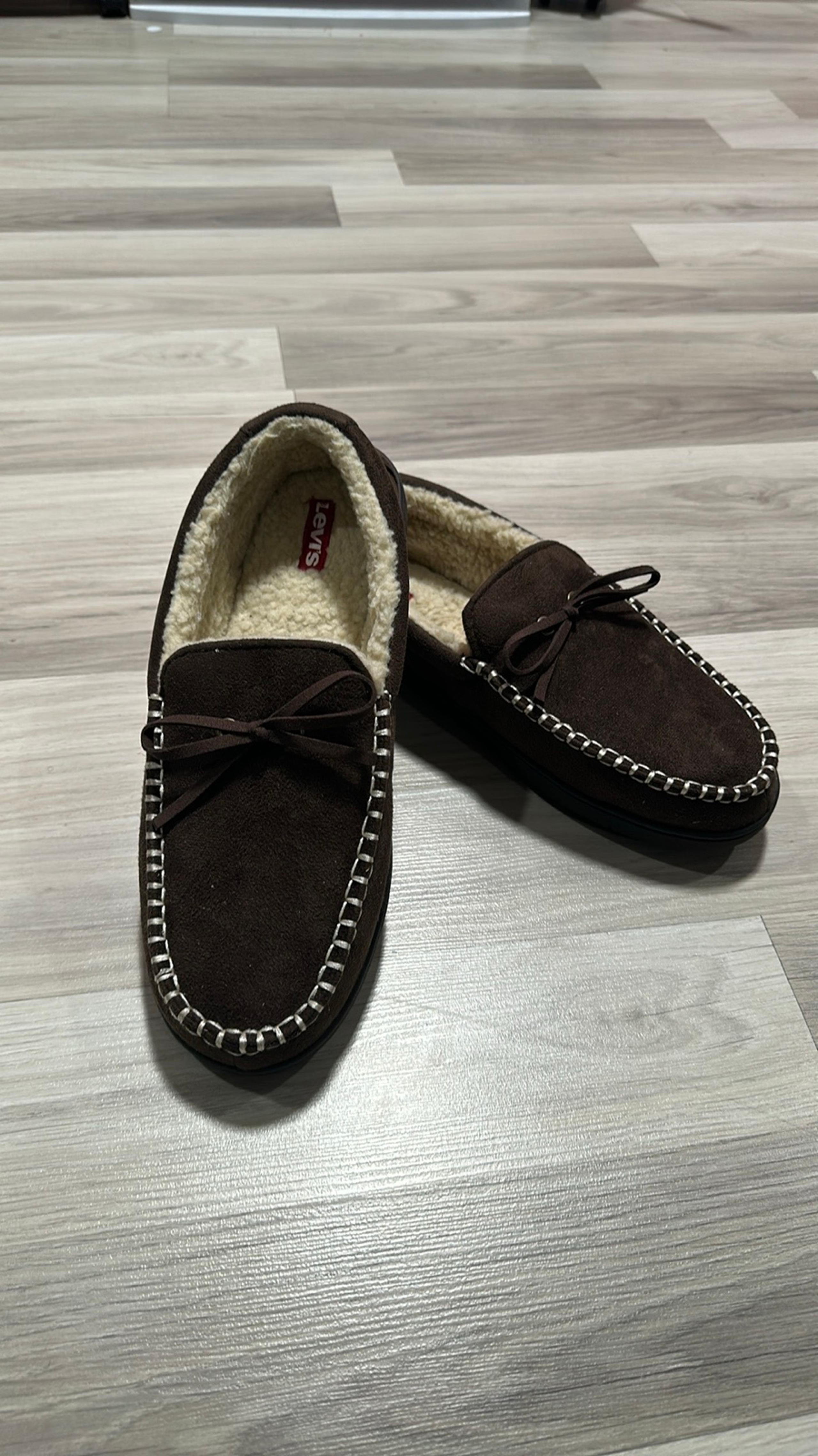 LEVI’S Men’s Brown Suede House Slippers Size 11-12