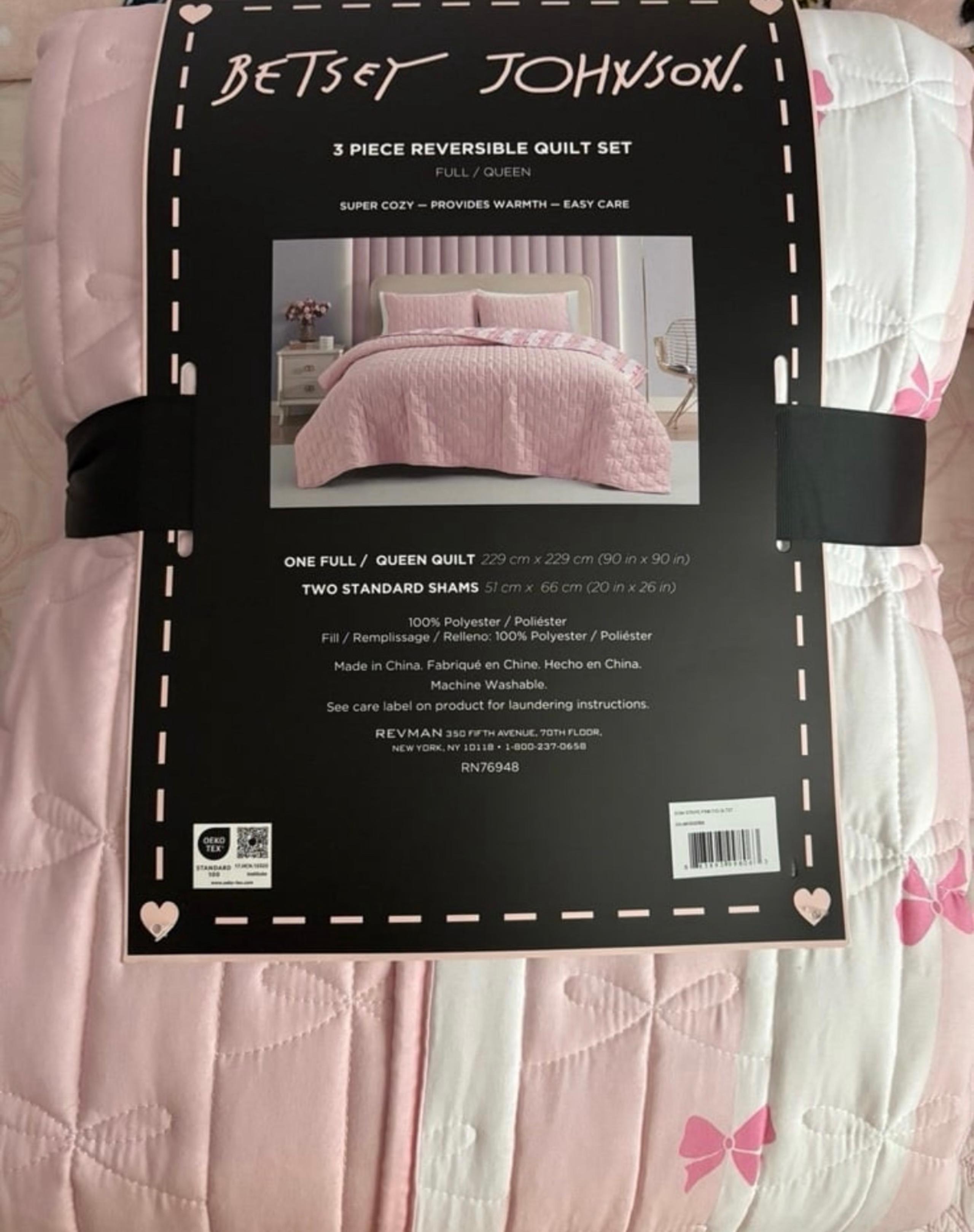 Betsey Johnson Light Pink Bow 3-Piece Reversible Quilt Queen/Full