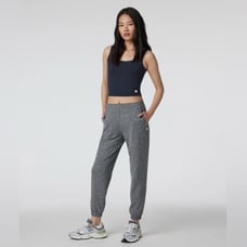 Vuori Boyfriend Jogger in Heather grey