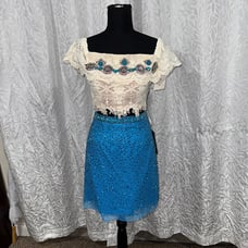 SHERRI HILL western of the shoulder crochet sequence skirt two piece set size 0