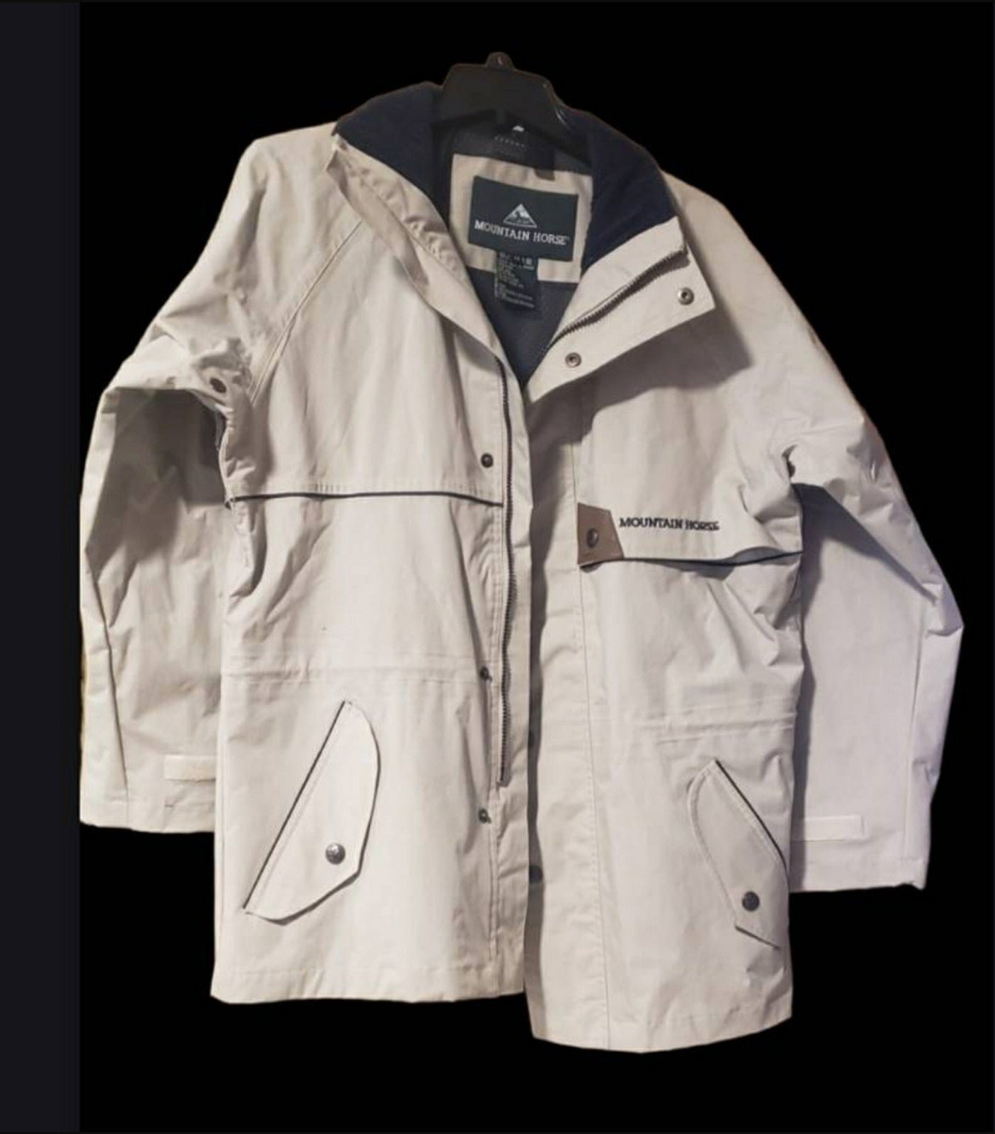 Premium Women's Raincoat with Functional Features – Size Medium