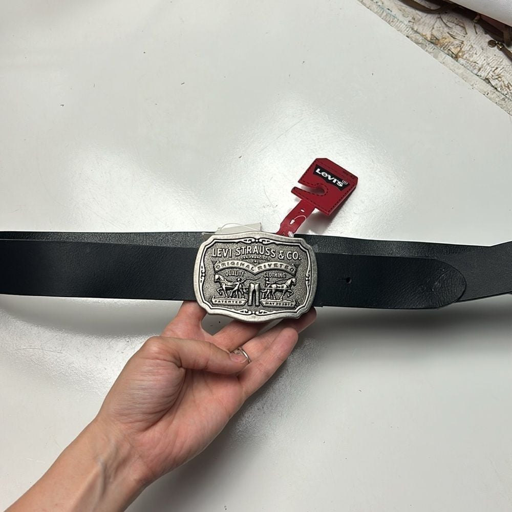 Levis Two Horse brand Limited Edition buckle vintage belt sz 42 nwt