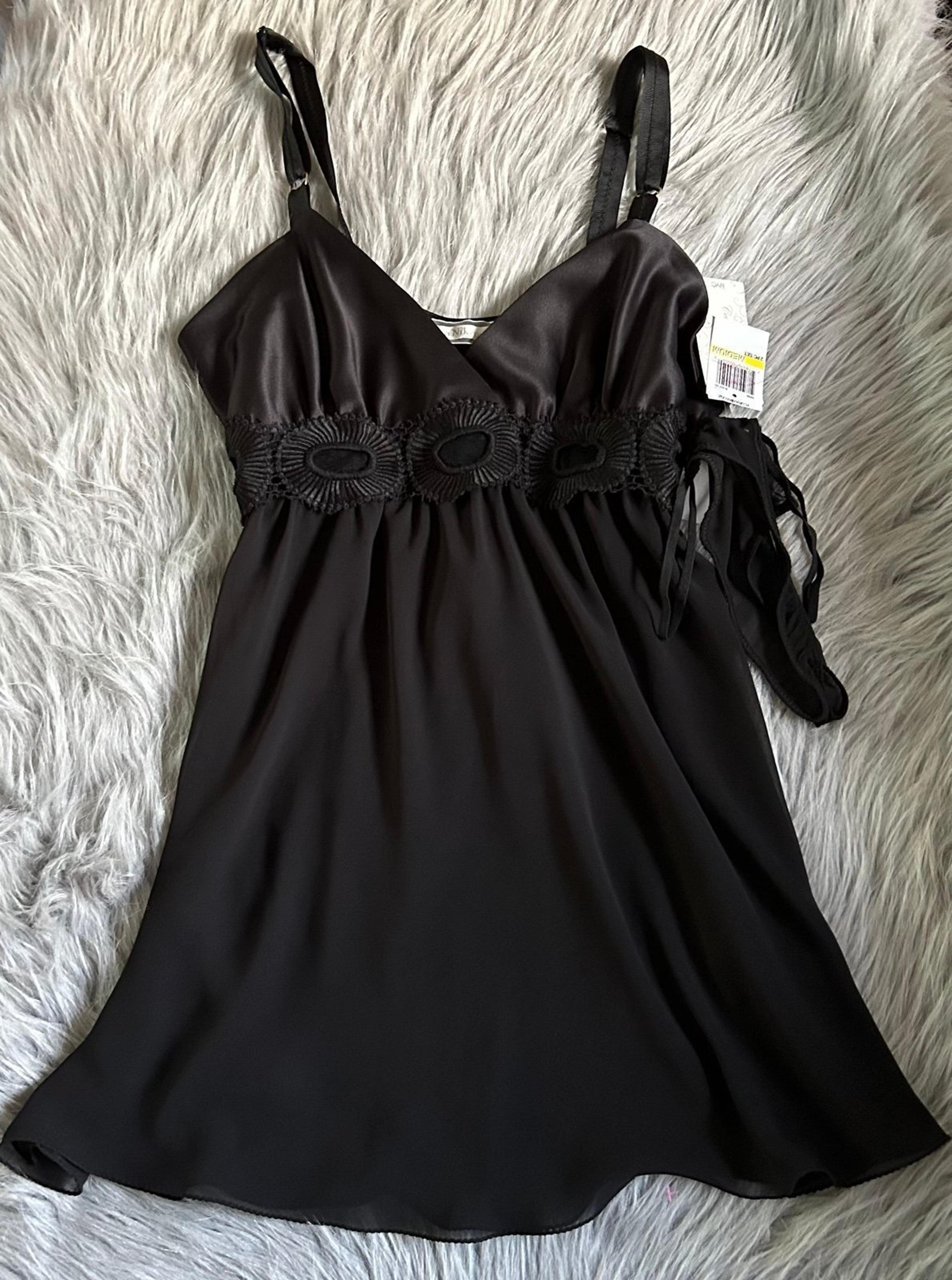 Flora Nikrooz Two Piece Lingerie Set Womens Size Medium Black Sheer Slip & Thong
