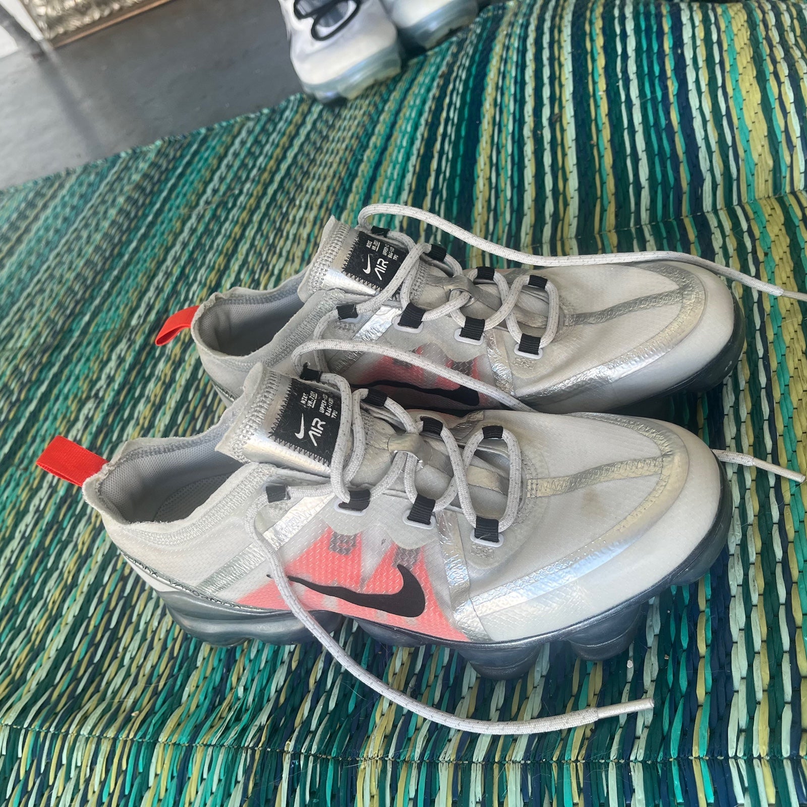 Nike Air VaporMax 2019 Shoes in Platinum Tint/Multicolor