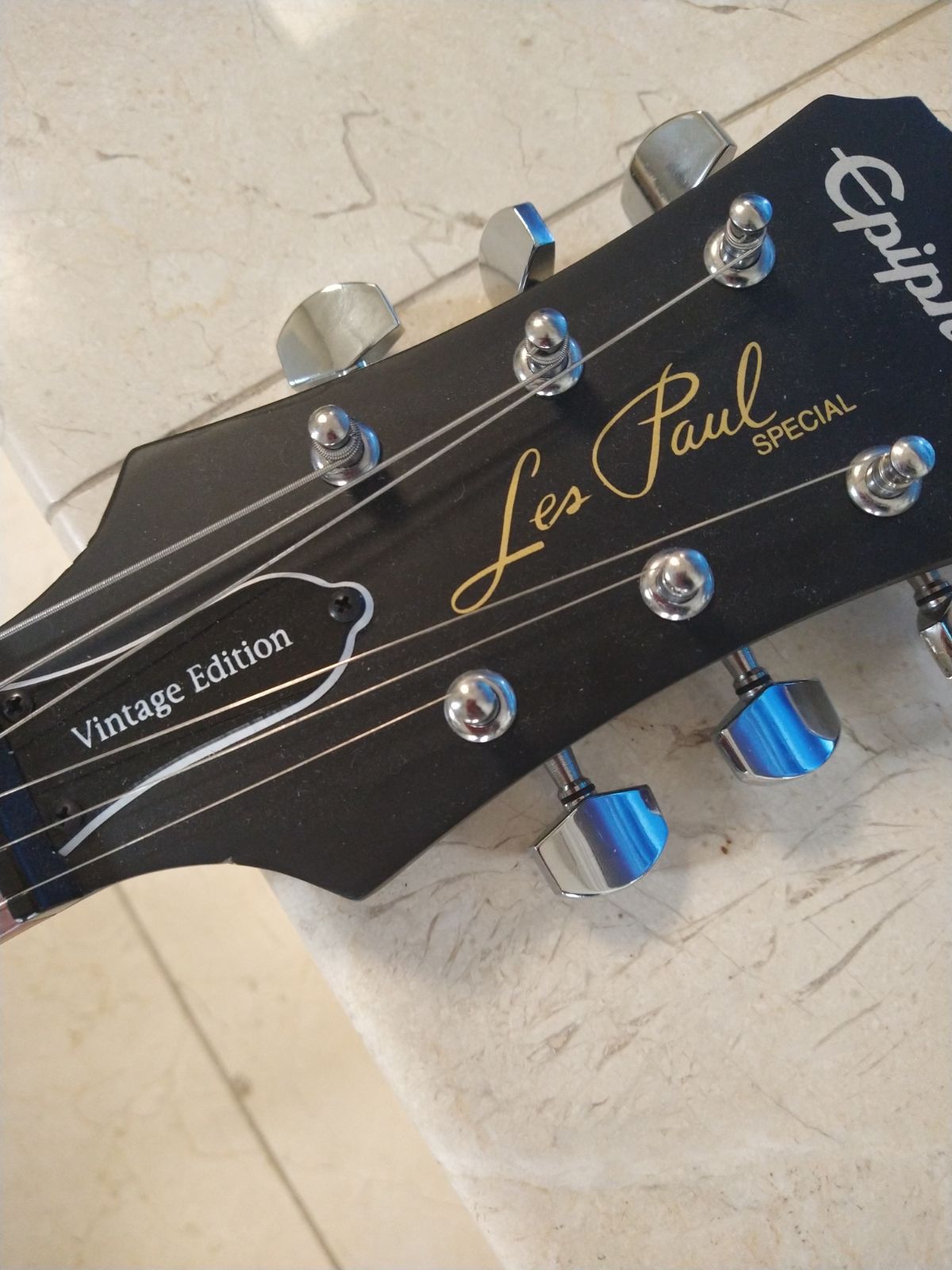 les paul electric guitar