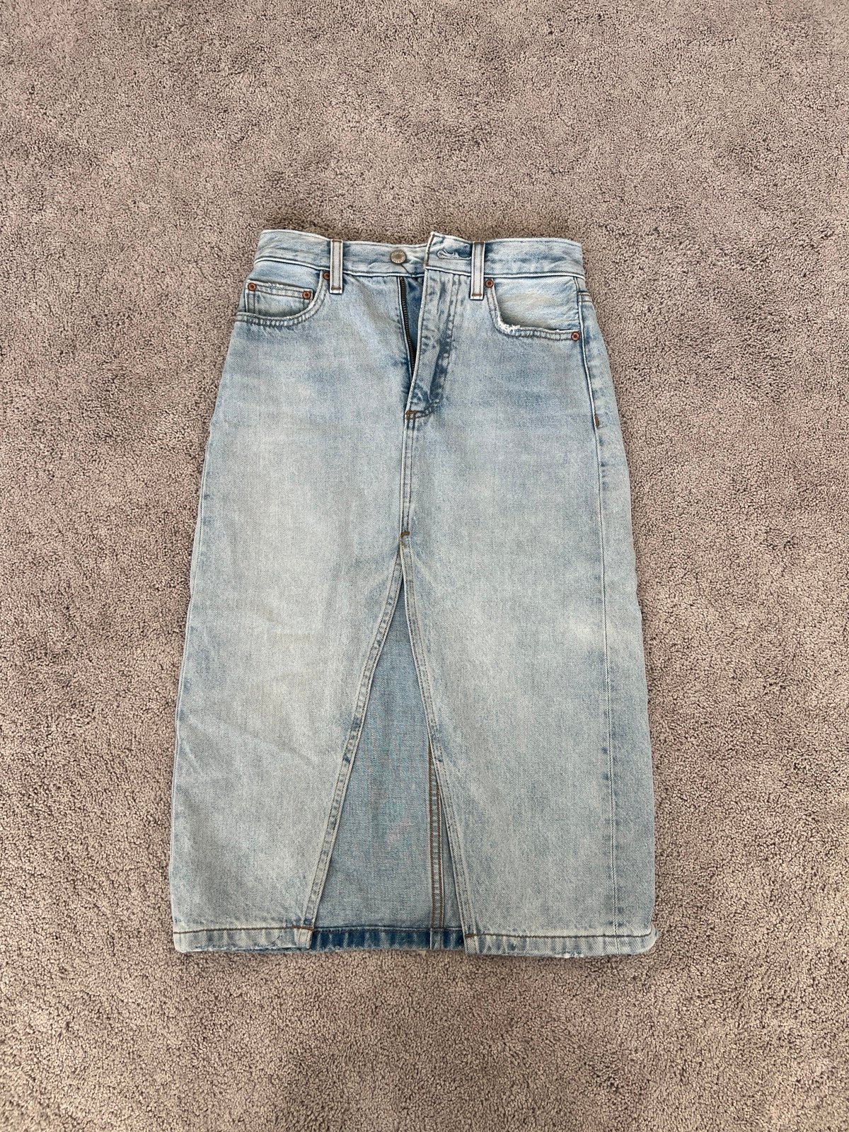 Aritzia denim skirt
