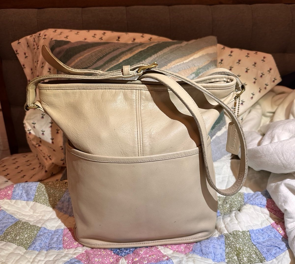 Vintage coach beekler bucket bag bone color