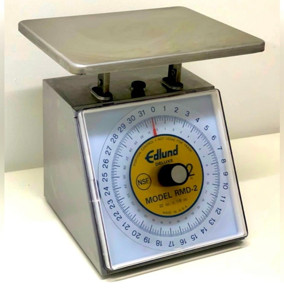Edlund Deluxe Model RMD-2 2 lb. 32 oz. x 1/8 oz. 4 Star Commercial Food Scale