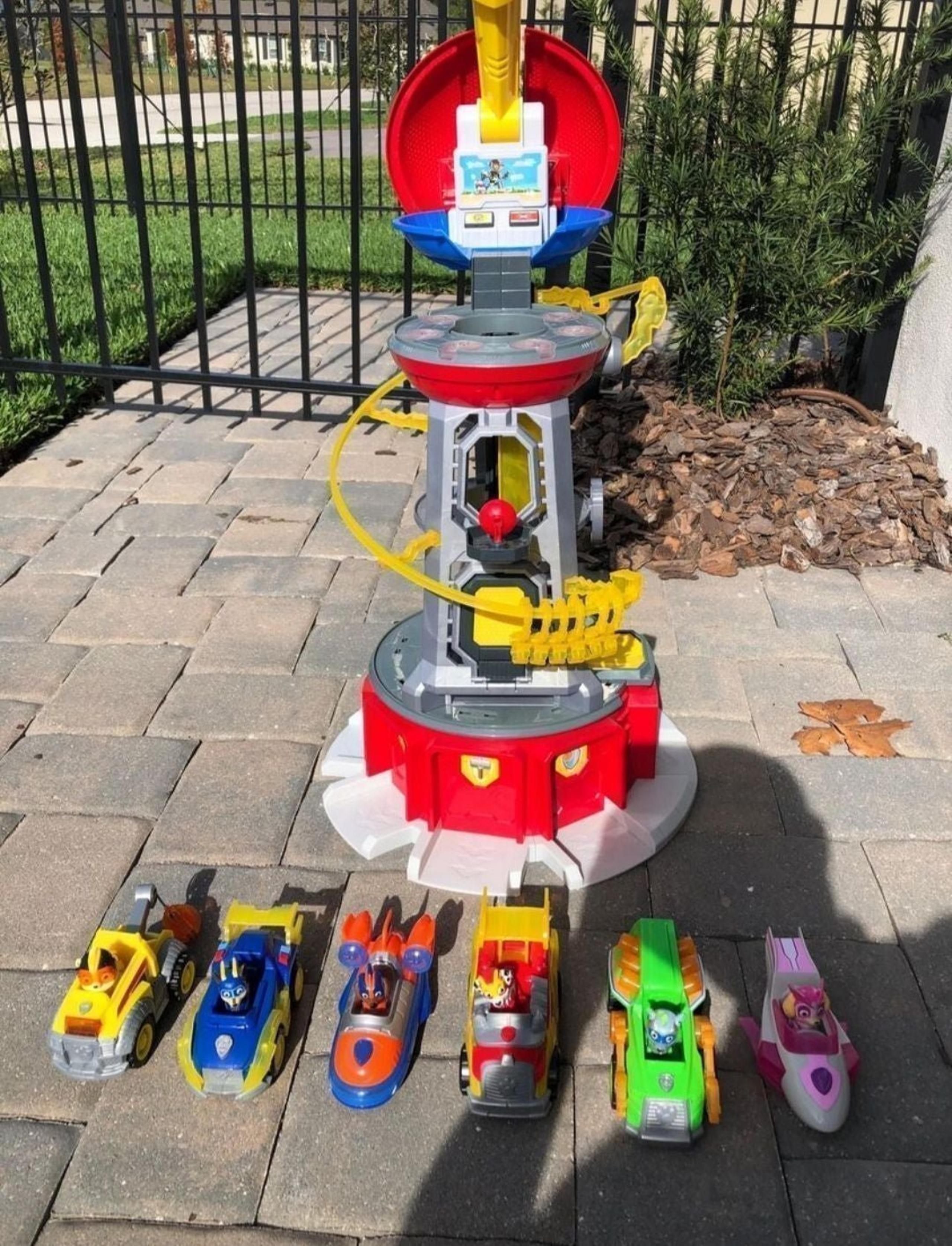 Paw Patrol Mighty Lookout Tower Complete Set