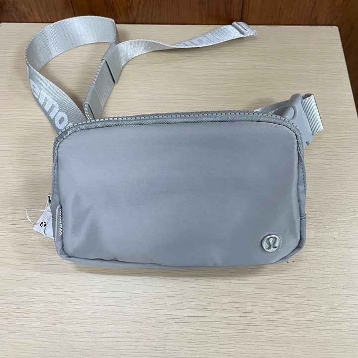 Everywhere Belt Bag 1L lululemon/Letter strap