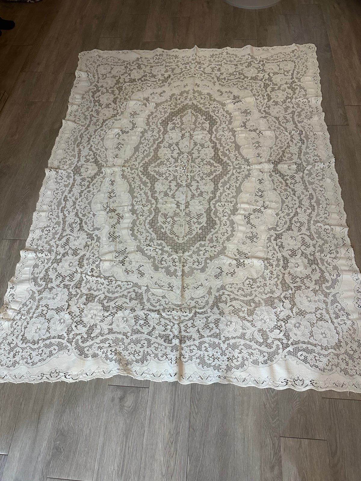Vtg Quaker Lace Dinner Cloth 64 x 80”Picot Loop Edge Heavy Ivory Tablecloth 720