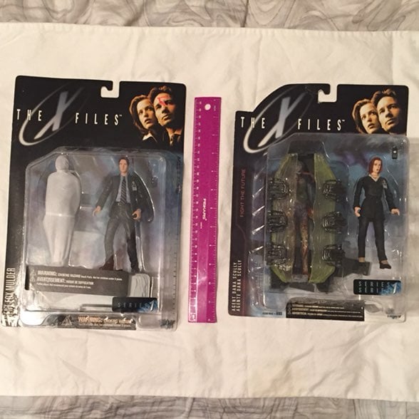 2 McFarlane Toys X-Files Figures